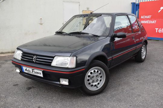 Peugeot 205 1.6 GTI 115 occasion en vente à Villeneuve-sous-Dammartin 
								